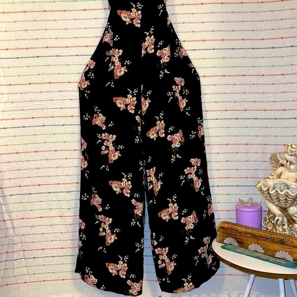 Wild Fable Black cold-shoulder jumpsuit. - Picture 5 of 11